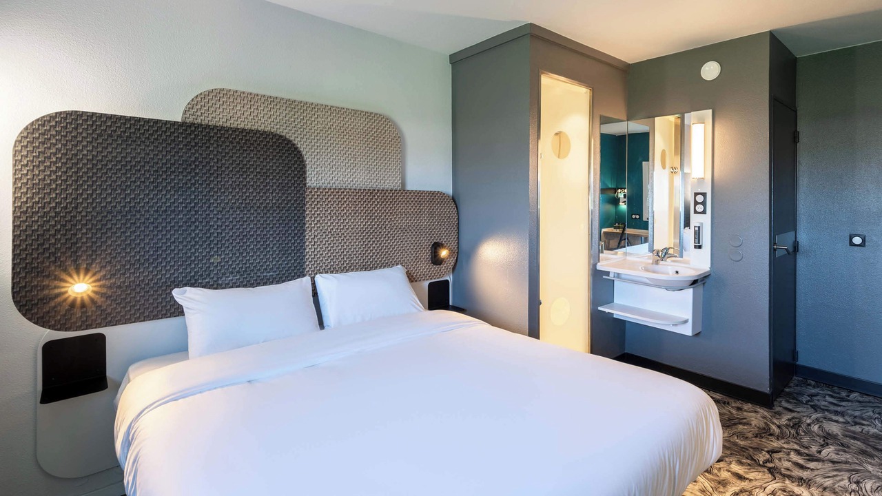 Photo of Bedroom in Calais Frethun