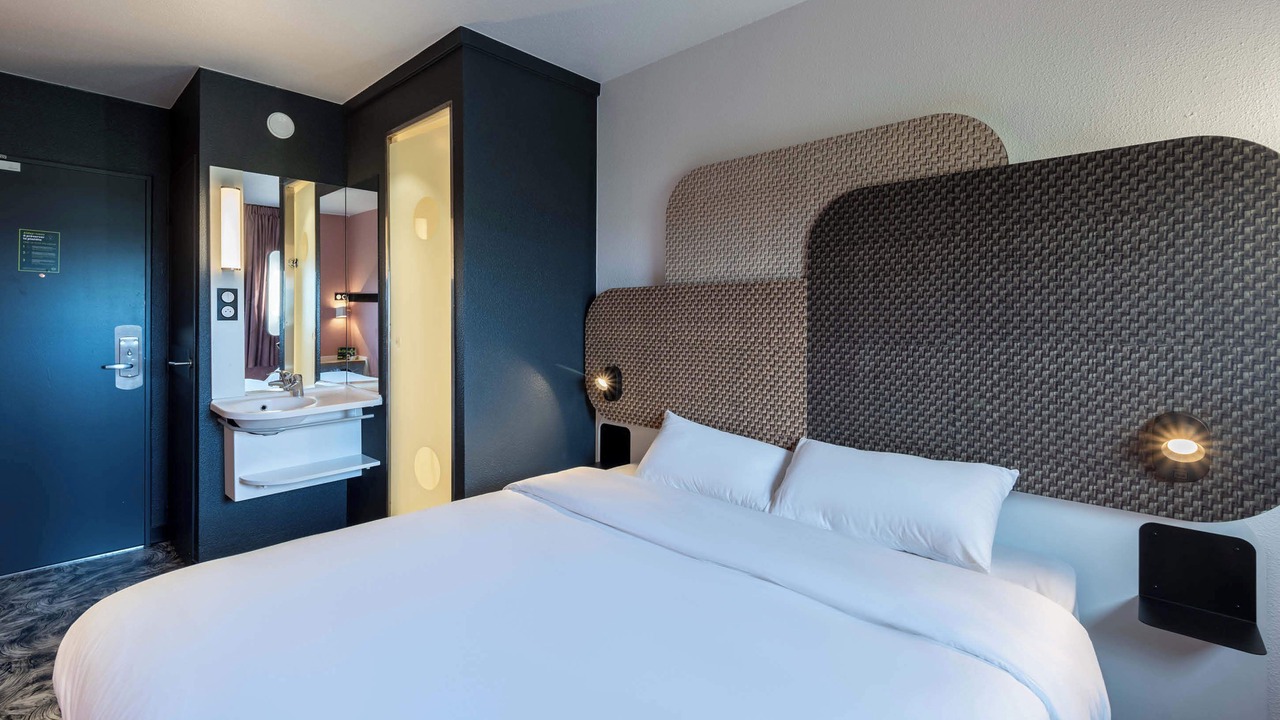Photo of Bedroom in Calais Frethun