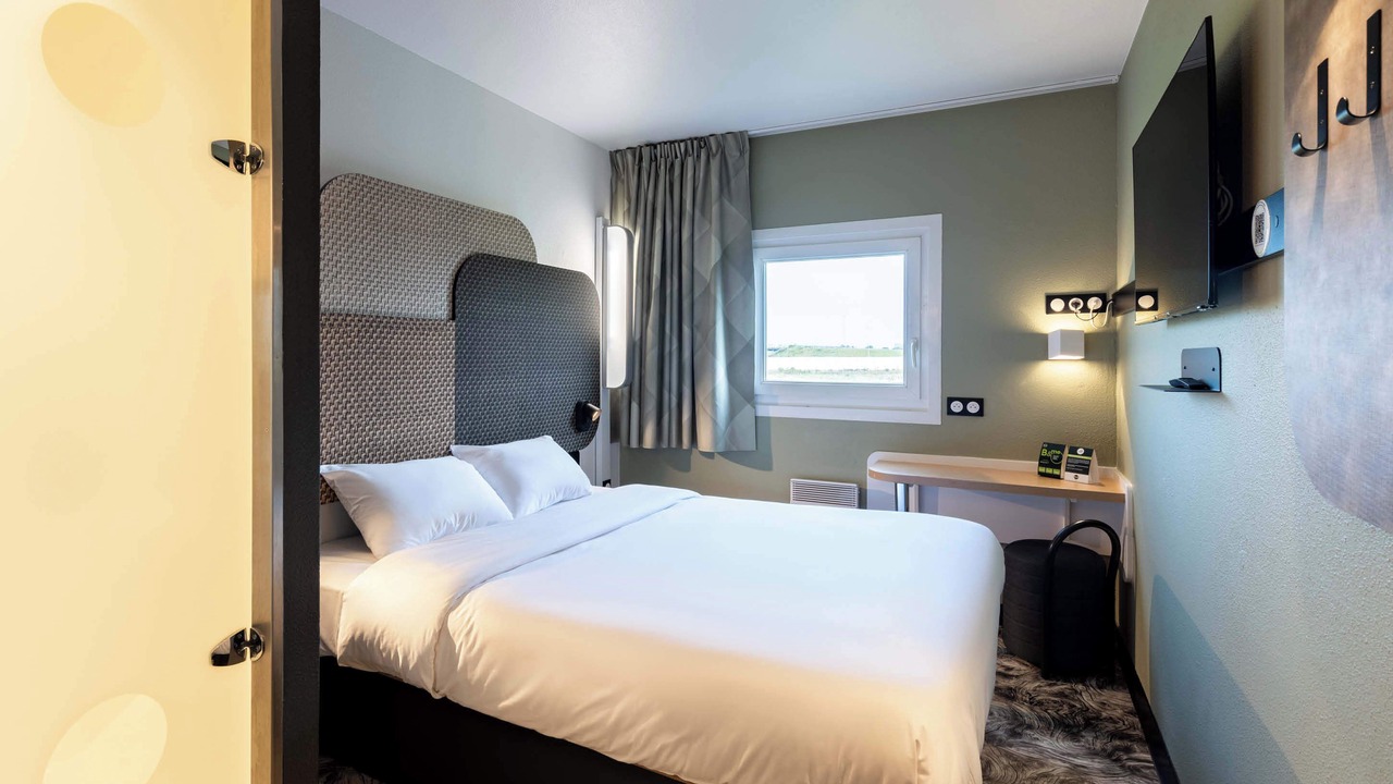 Photo of Bedroom in Calais Frethun