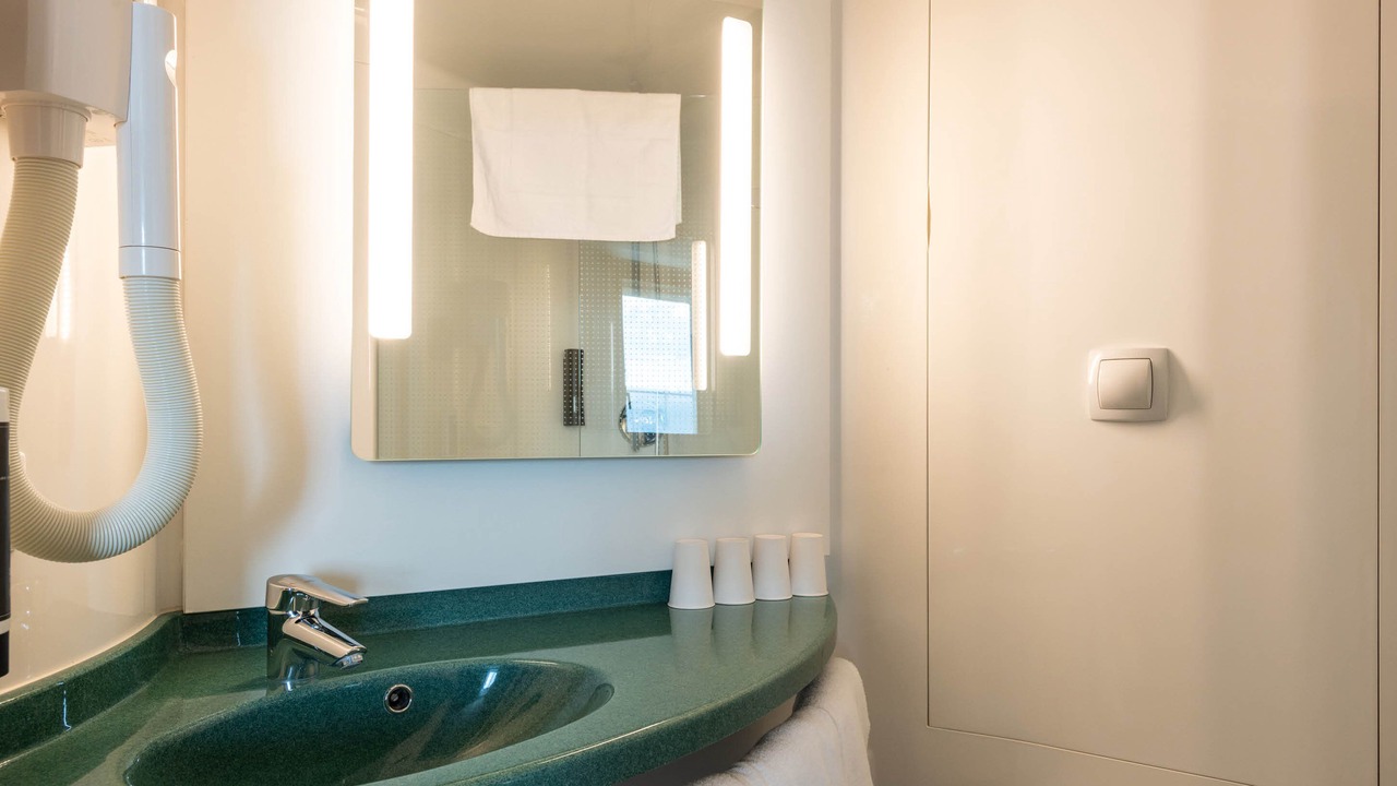 Photo of Bathroom in Calais Frethun