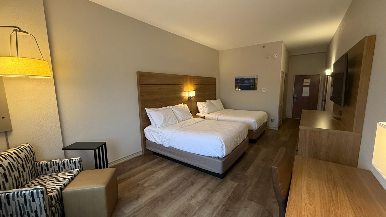Photo of Bedroom in Gananoque