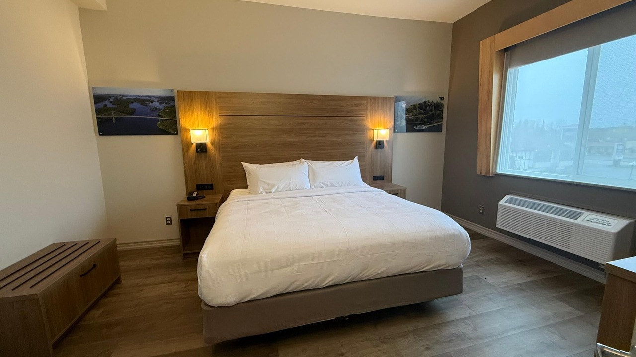 Photo of Bedroom in Gananoque