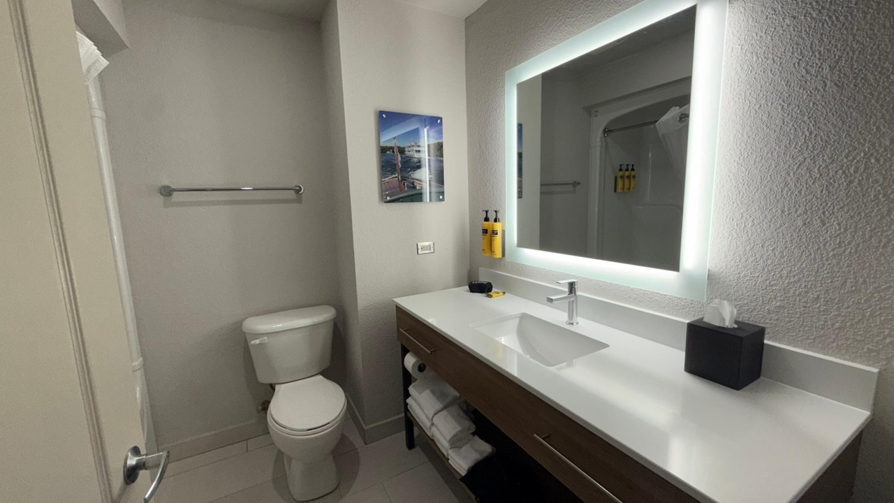 Photo of Bathroom in Gananoque