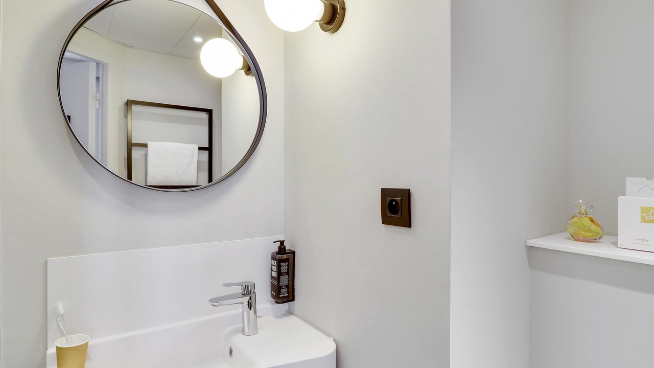 Photo of Bedroom in Levallois-Perret