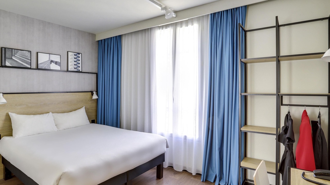 Photo of Bedroom in Levallois-Perret