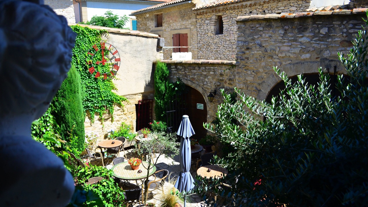 Photo of Patio Balcony in Saint-Laurent-des-Arbres