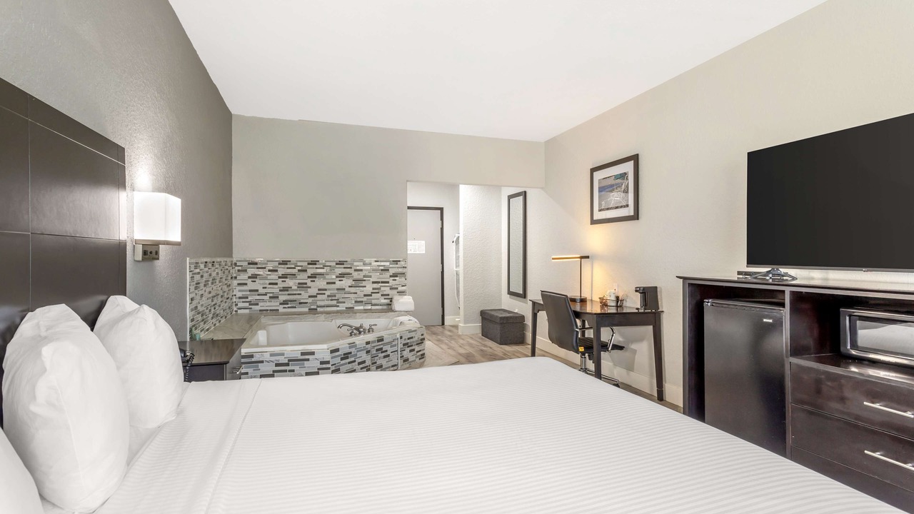 Photo of Bedroom in Texas City