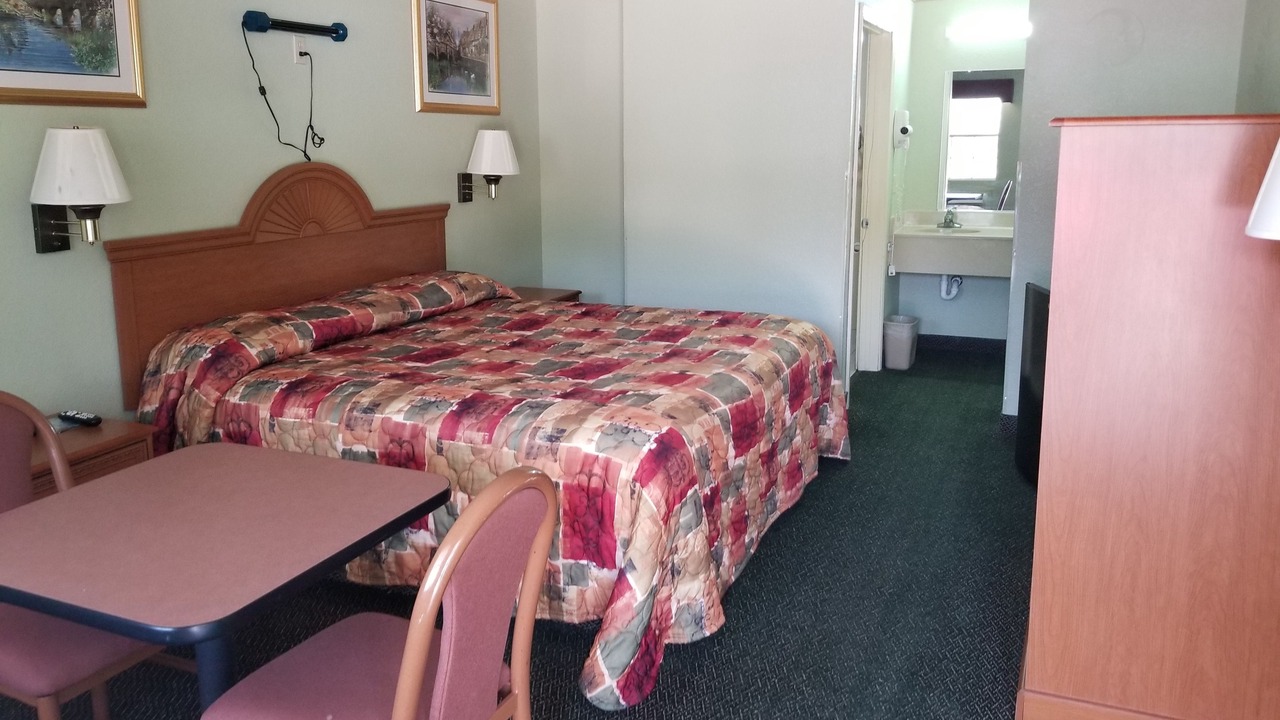 Photo of Bedroom in Haltom City