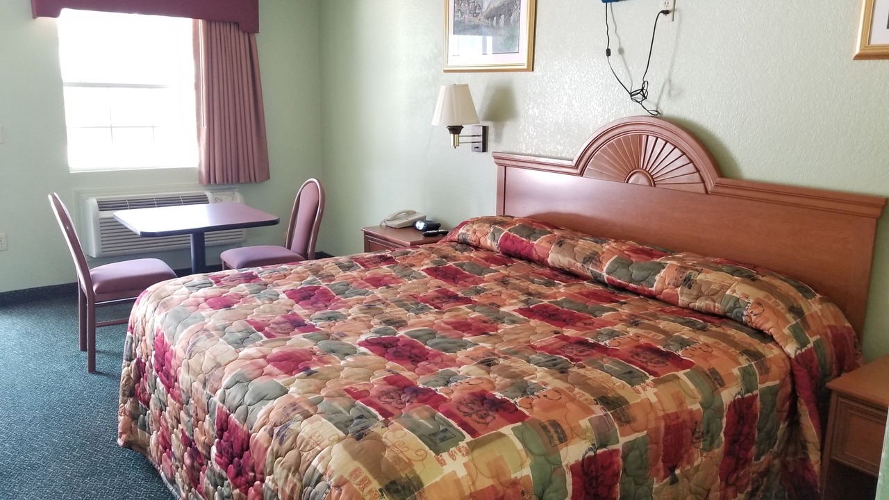 Photo of Bedroom in Haltom City