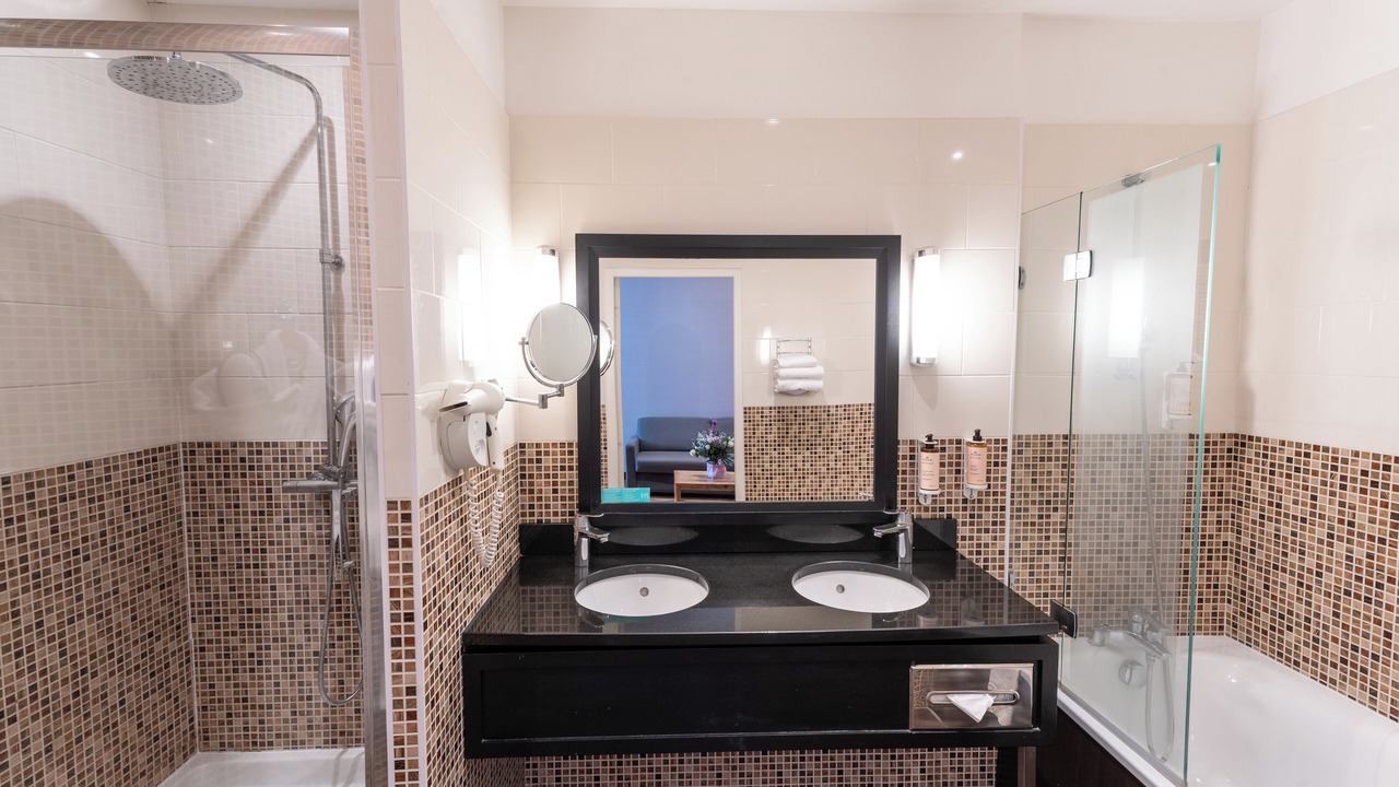 Photo of Bathroom in Bollee