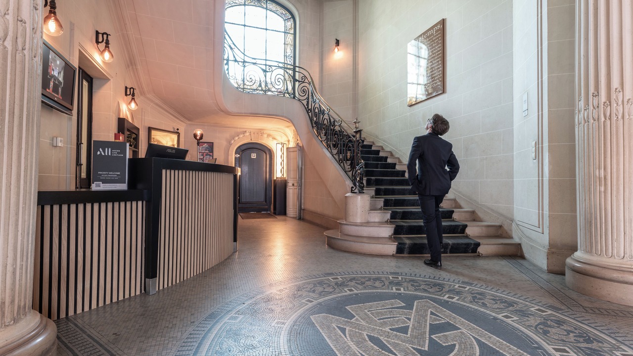 Photo of Others in Bollee