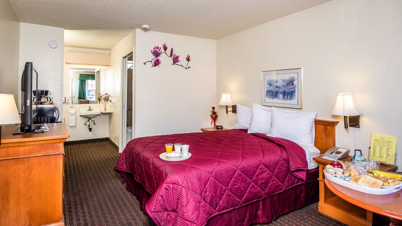 Photo of Bedroom in Hollister