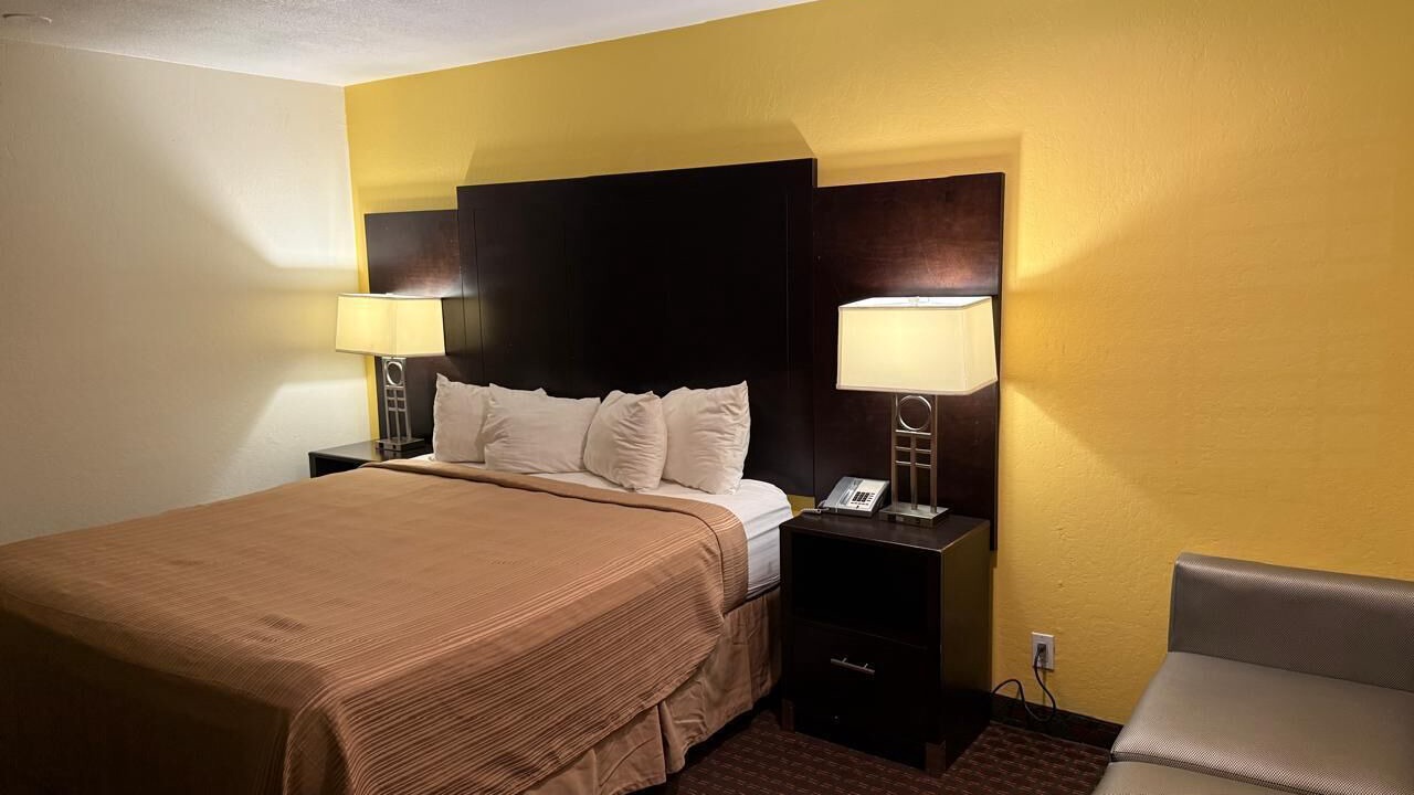 Photo of Bedroom in Hollister