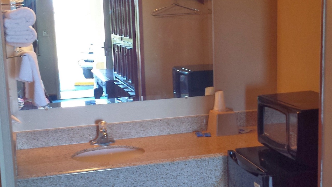Photo of Bathroom in Flatonia