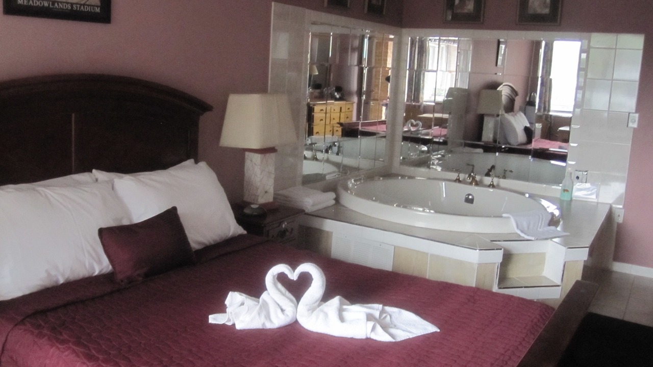 Photo of Livingroom in Fallsview