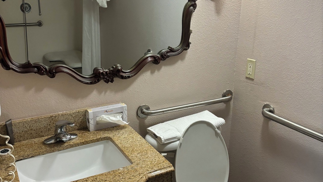 Photo of Bathroom in Tavares