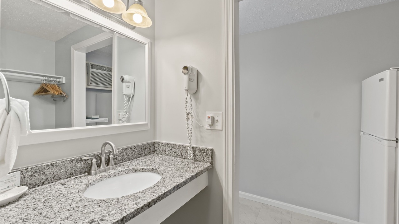 Photo of Bathroom in Ogunquit - Wells