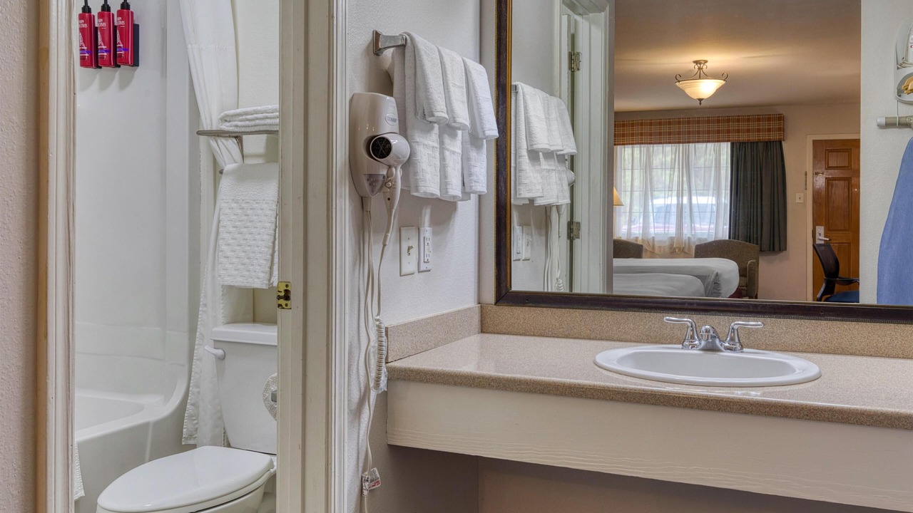 Photo of Bathroom in Leesville