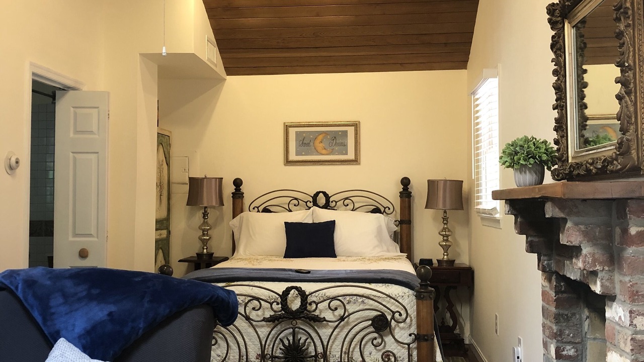 Photo of Bedroom in Railroad