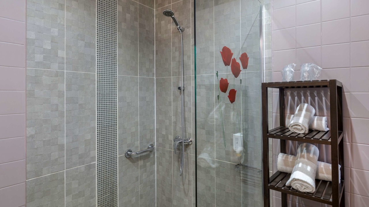 Photo of Bathroom in Peronne