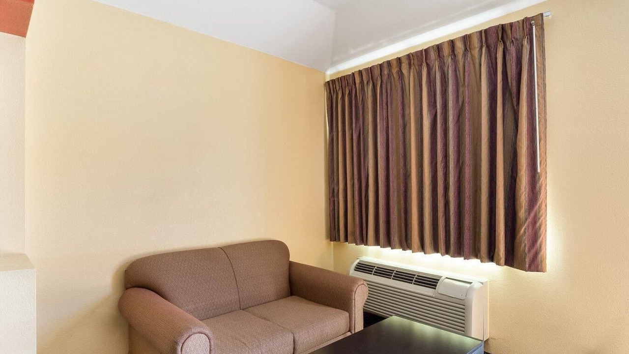 Photo of Bedroom in FM 1960