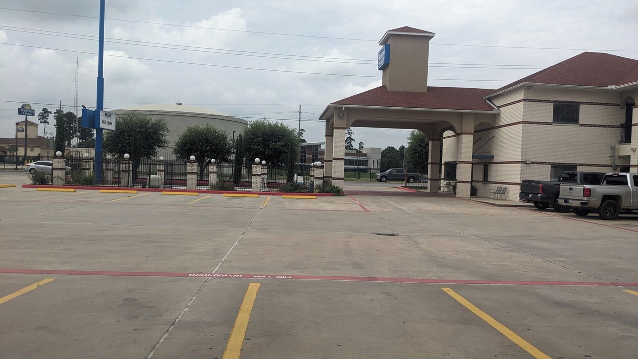 Photo of Outdoor in FM 1960