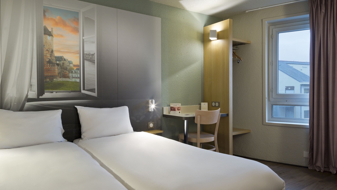Photo of Bedroom in Republique
