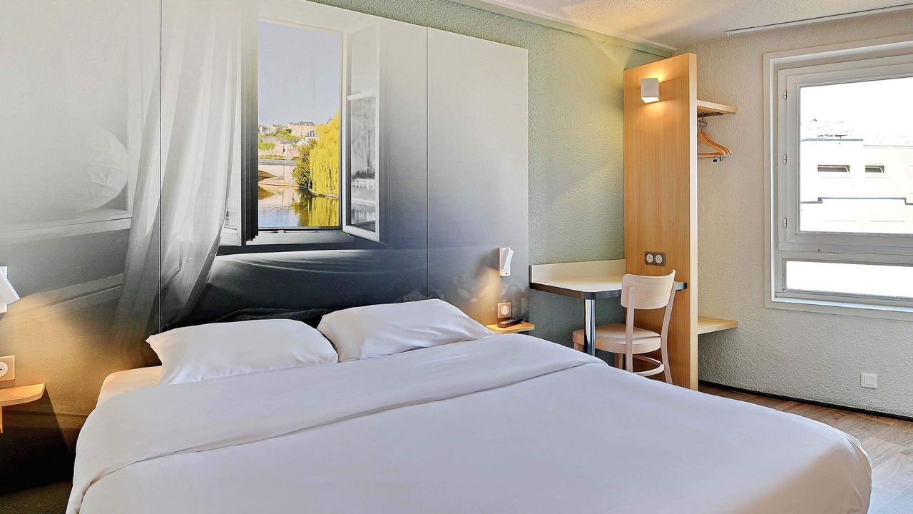 Photo of Bedroom in Republique