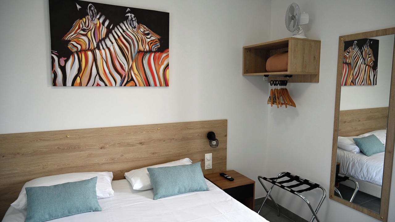 Photo of Bedroom in Saint-Martin-de-Fraigneau