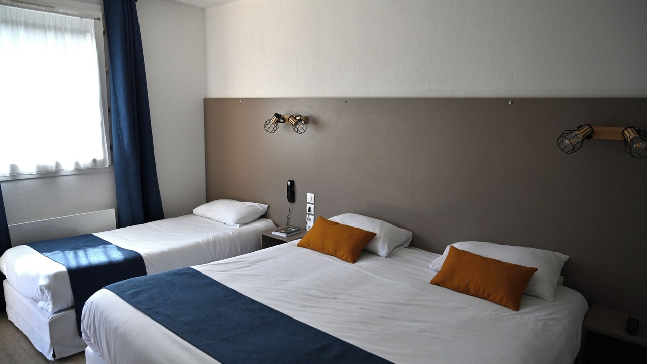 Photo of Bedroom in Saint-Martin-de-Fraigneau