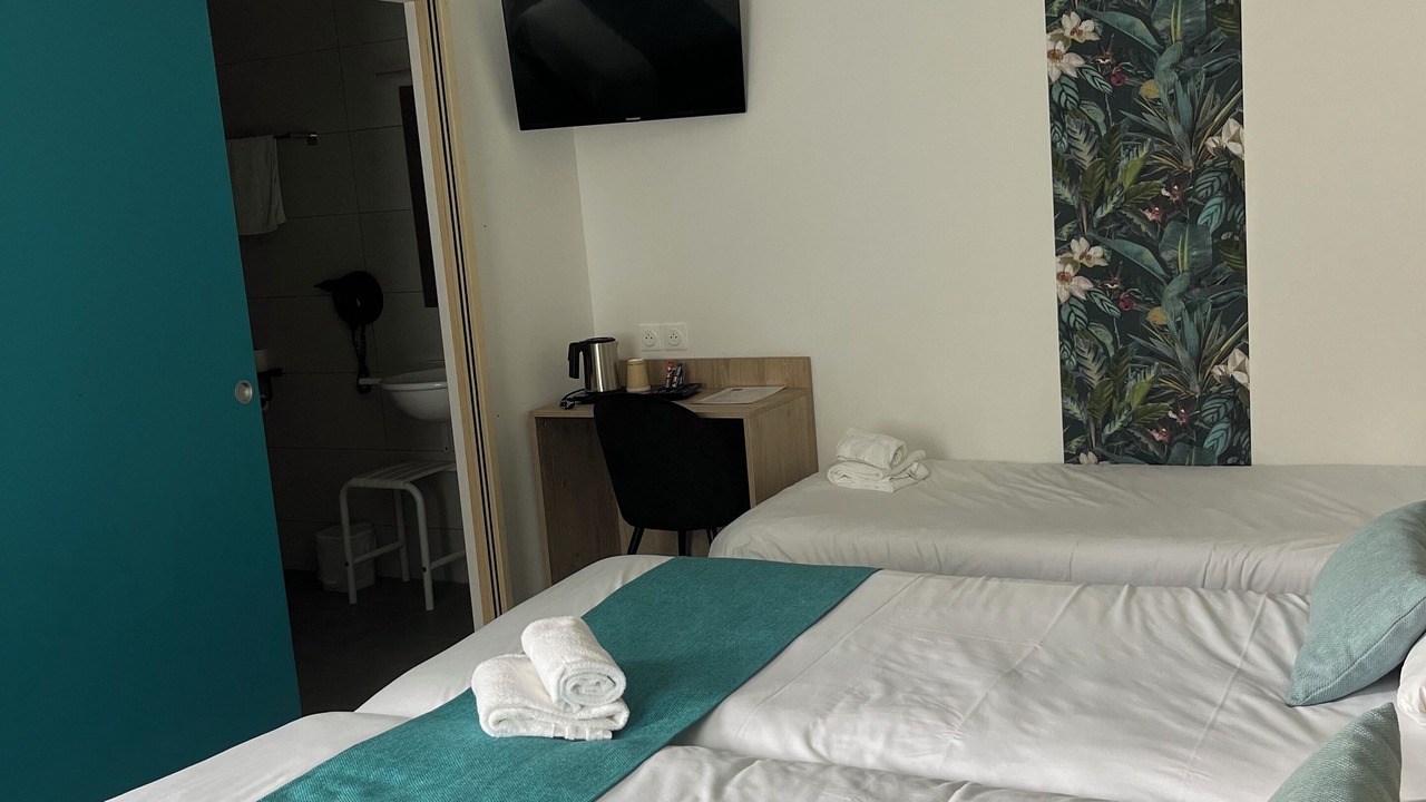 Photo of Bedroom in Saint-Martin-de-Fraigneau
