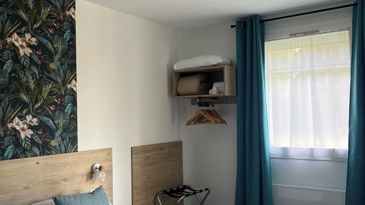 Photo of Bedroom in Saint-Martin-de-Fraigneau