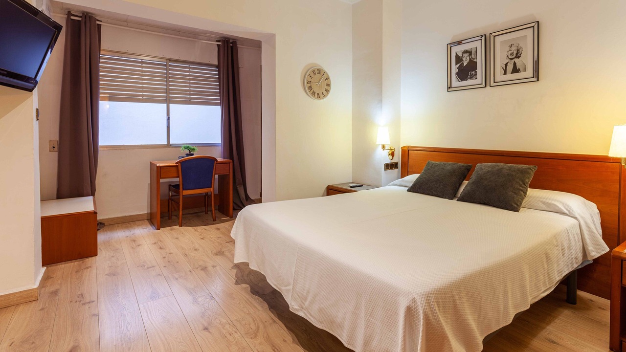 Photo of Bedroom in Figueres