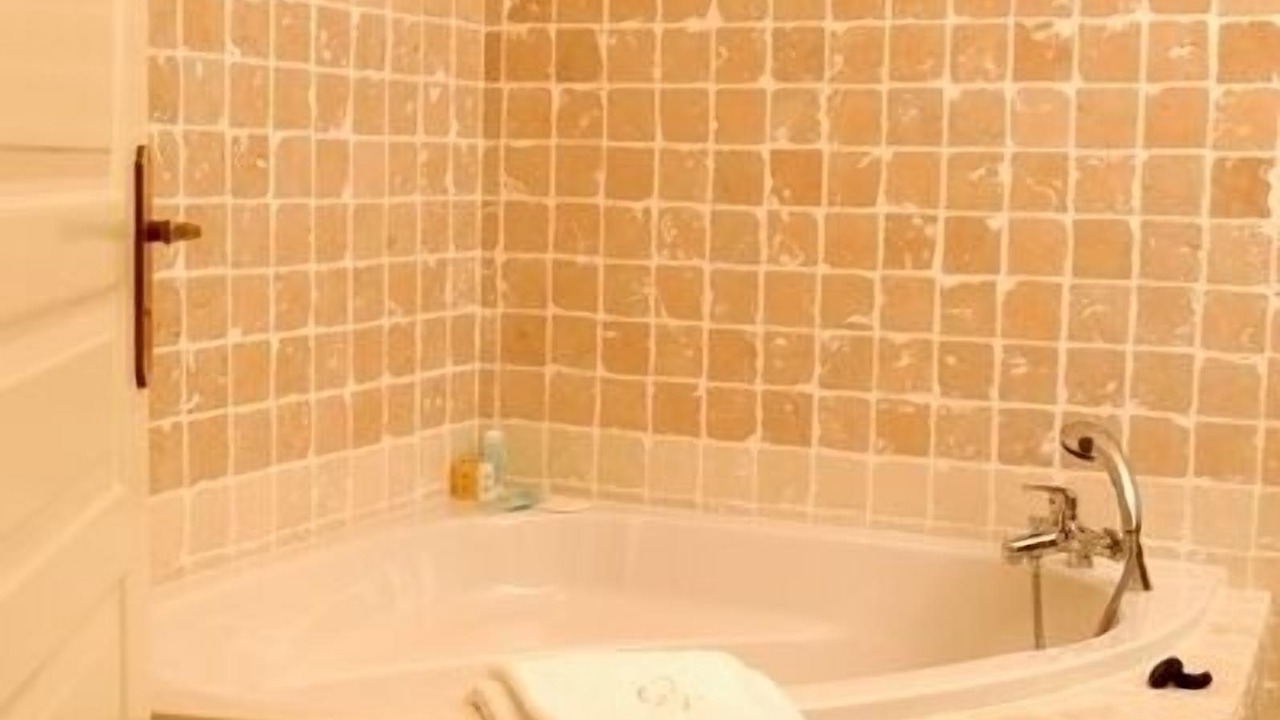 Photo of Bathroom in Saint-Quentin-la-Poterie