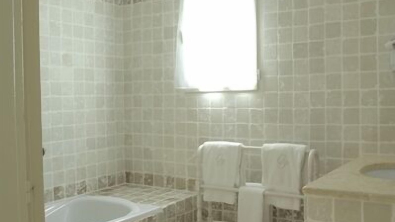 Photo of Bathroom in Saint-Quentin-la-Poterie