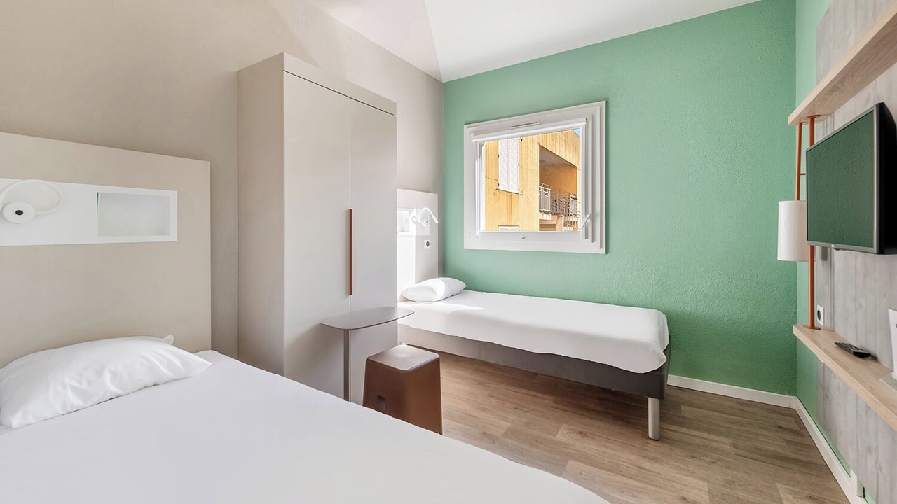 Photo of Bedroom in Bourgoin-Jallieu