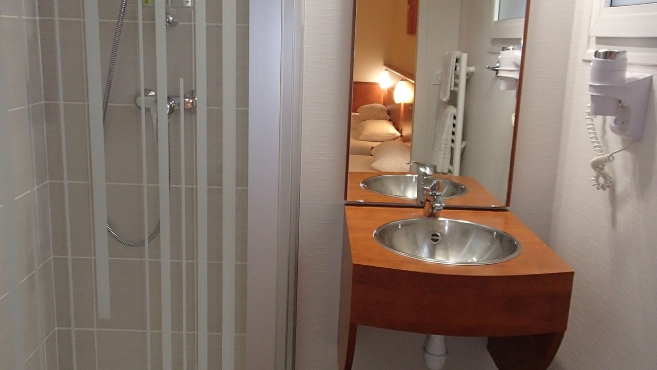 Photo of Bathroom in Saint-Jean-de-Braye