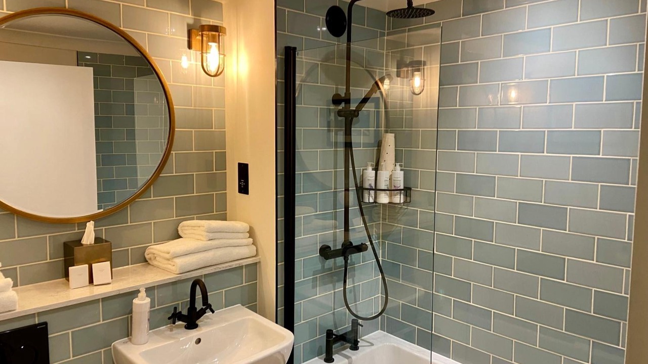 Photo of Others in Carshalton Central