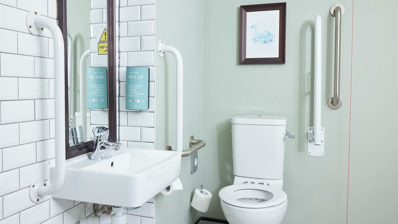 Photo of Bathroom in St Leonards