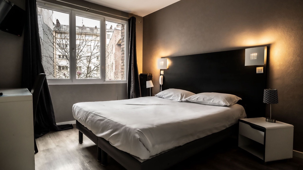 Photo of Bedroom in Rouen City Centre