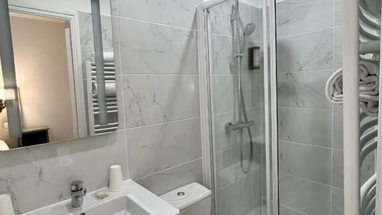 Photo of Bathroom in Quartier Administrations