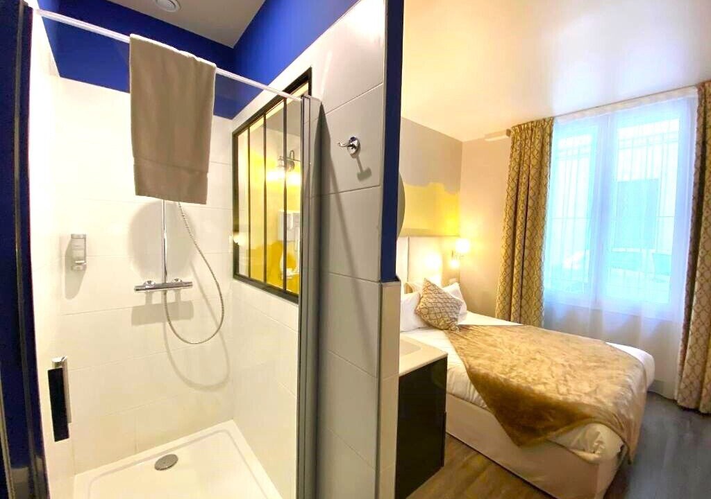 Photo of Bathroom in Quartier Administrations