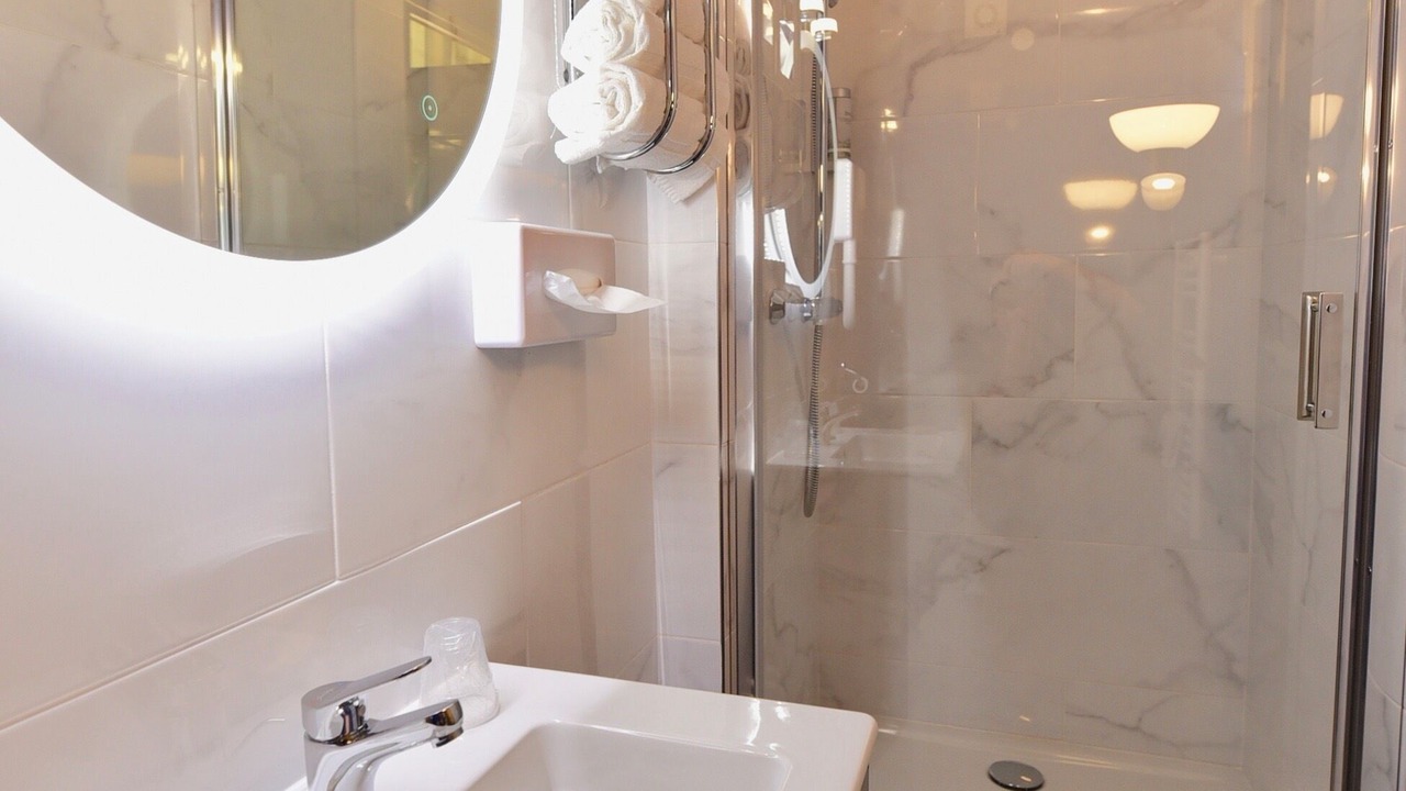 Photo of Bathroom in Quartier Administrations