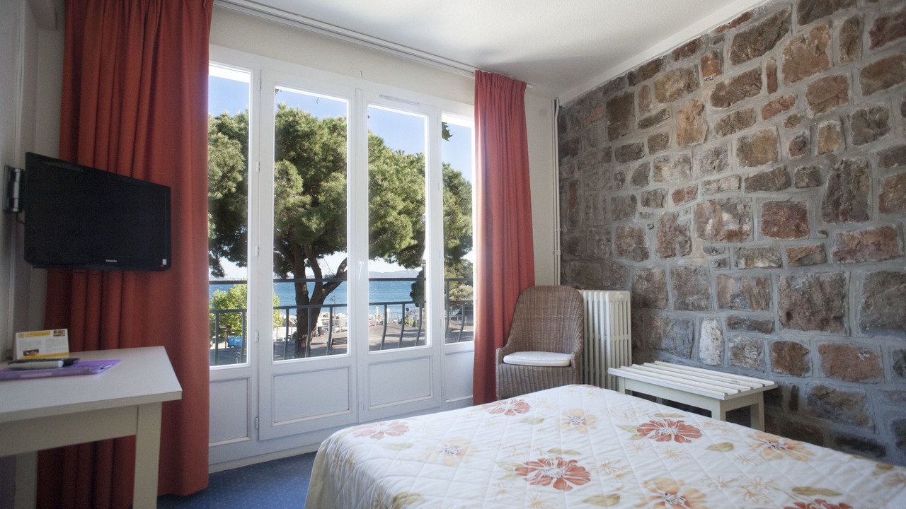 Photo of Bedroom in Carqueiranne