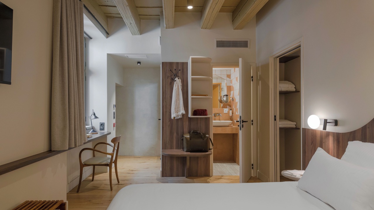 Photo of Others in Old Lyon