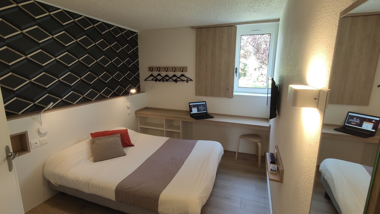 Photo of Bedroom in Hopitaux-Facultes