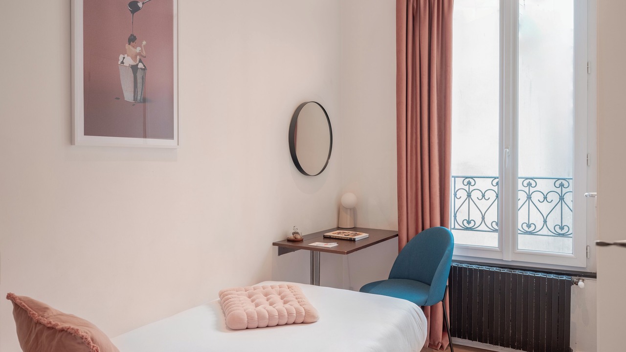 Photo of Bedroom in Levallois-Perret