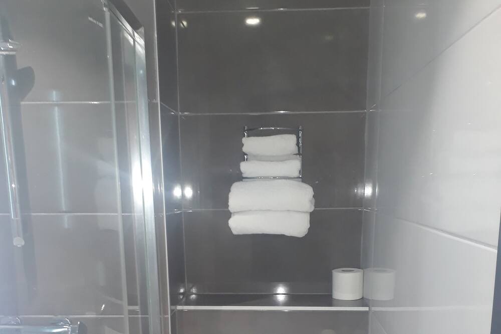 Photo of Bathroom in Saran