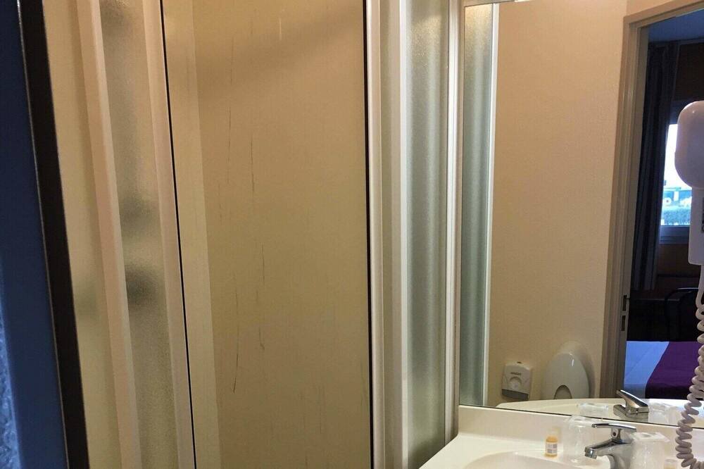 Photo of Bathroom in Saran