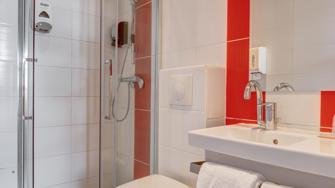Photo of Bathroom in Colombier - Champ de Mars